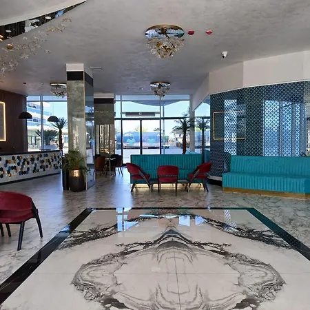 Marina 2 White Titanic Apartment Navodari